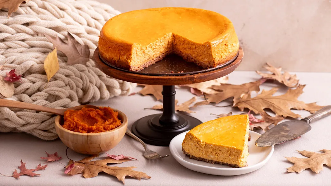 low-carb-pumpkin-pecan-cheesecake